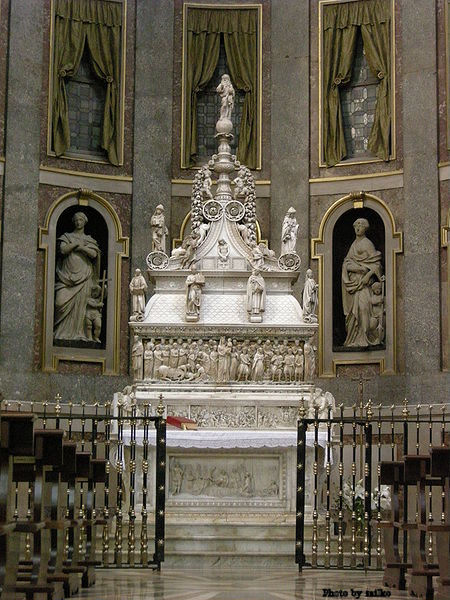 Called the Ark of Saint Dominic, contains the remains of St. Dominic, in St. Dominic’s Chapel in the Basilica of San Domenico in Bologna, Italy 